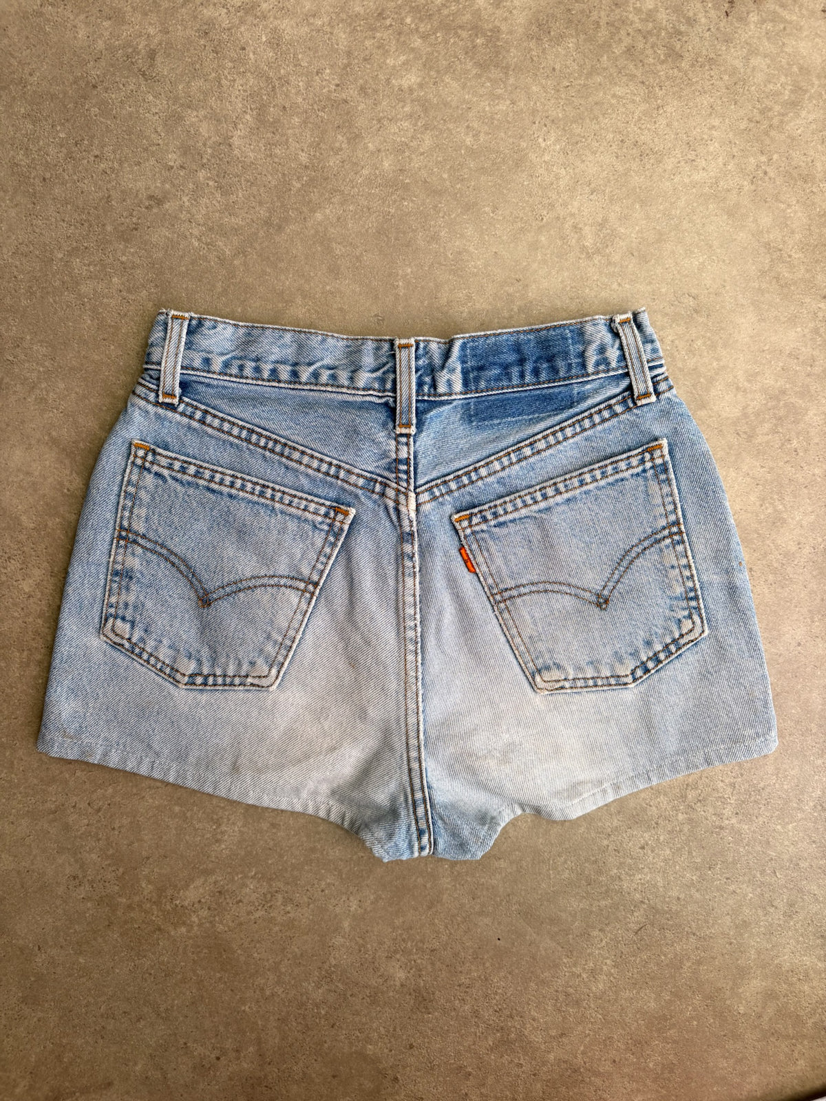 שורט ג'ינס Levi's וינטג׳ - 24 – שורט ג׳ינס וינטג׳ ליוויס, תמונה 2