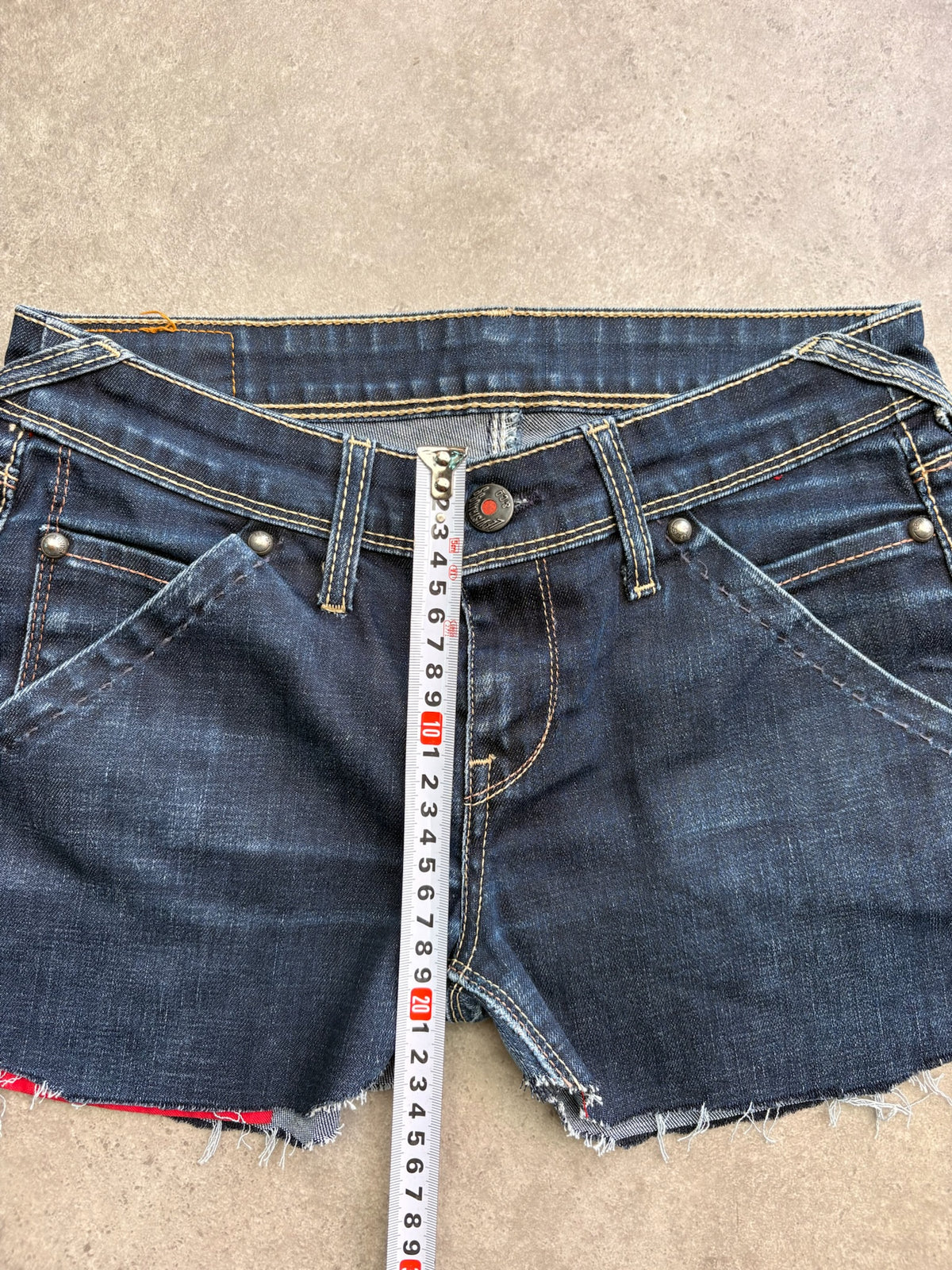 שורט ג'ינס Levi's וינטג׳ - 26 – שורט ג׳ינס וינטג׳ ליוויס, תמונה 6