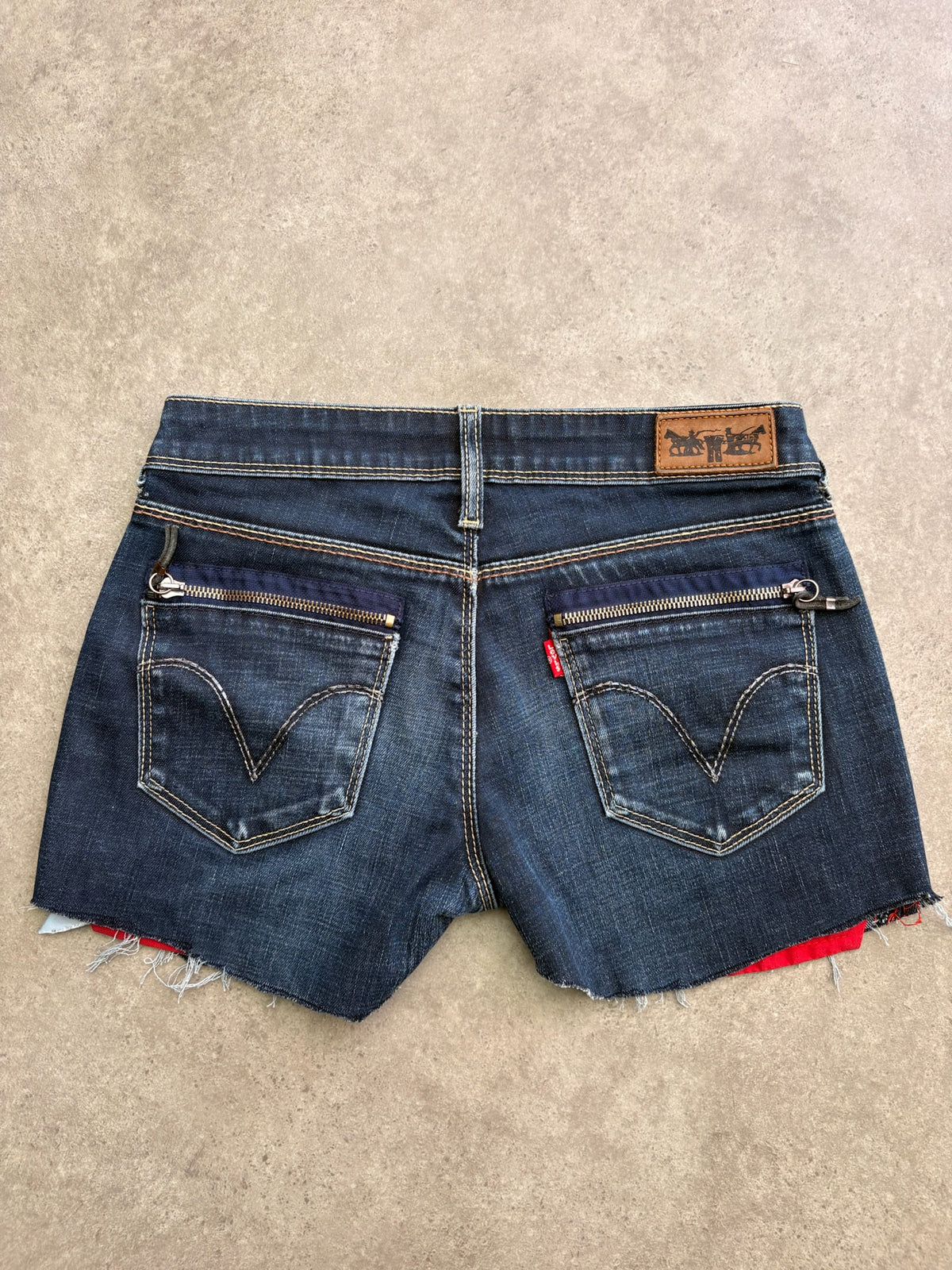 שורט ג'ינס Levi's וינטג׳ - 26 – שורט ג׳ינס וינטג׳ ליוויס, תמונה 2