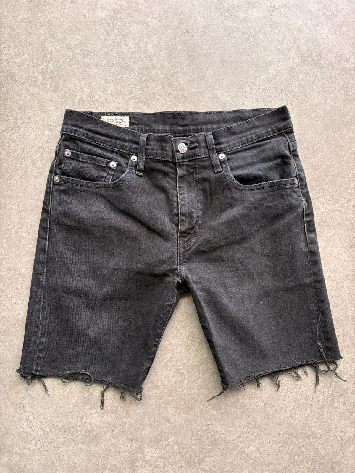 שורט ג'ינס Levi's 512 וינטג׳ שחור - 32 – שורט ג׳ינס וינטג׳ ליוויס | DNA תל אביב