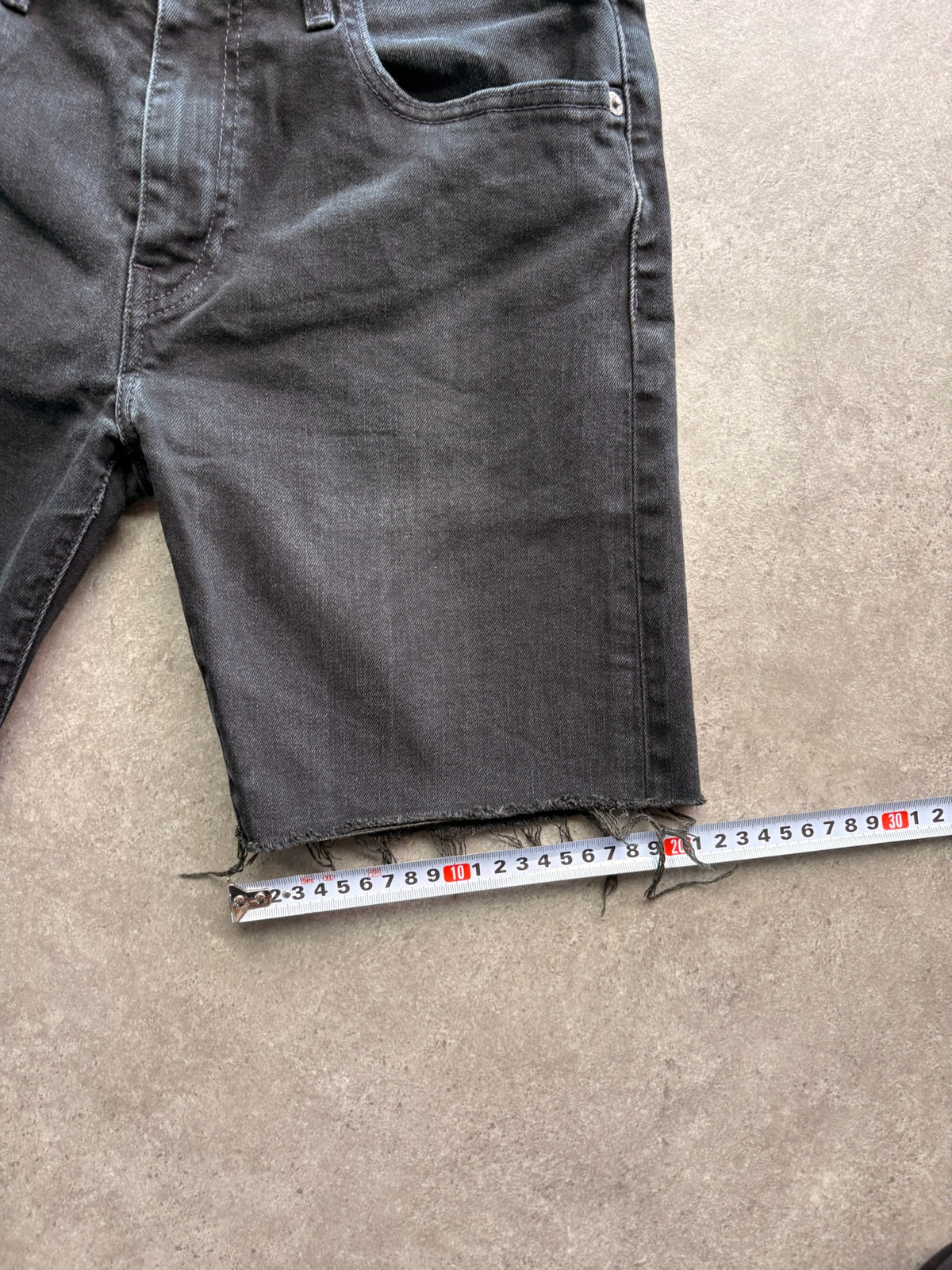 שורט ג'ינס Levi's 512 וינטג׳ שחור - 32 – שורט ג׳ינס וינטג׳ ליוויס, תמונה 4