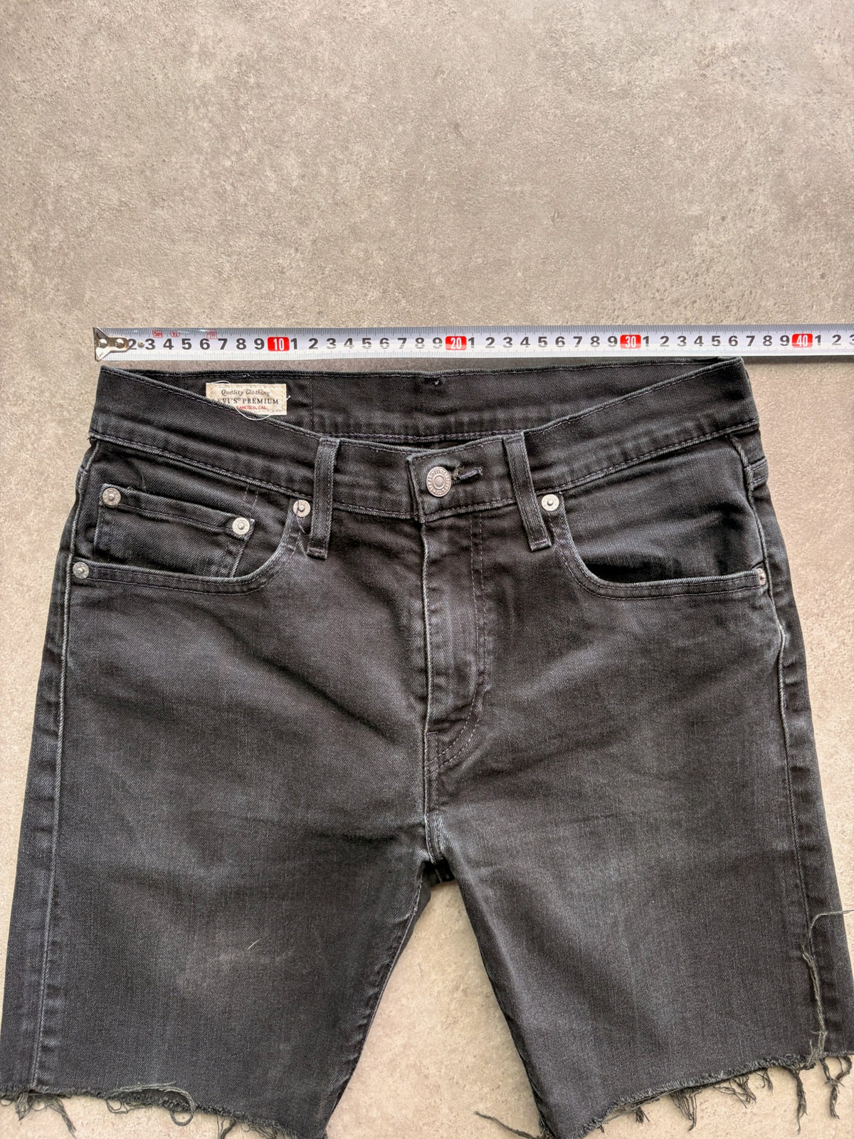שורט ג'ינס Levi's 512 וינטג׳ שחור - 32 – שורט ג׳ינס וינטג׳ ליוויס, תמונה 3