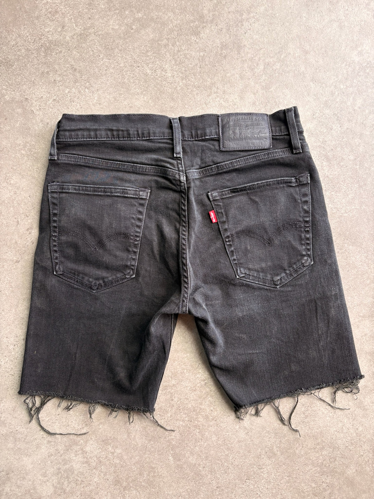 שורט ג'ינס Levi's 512 וינטג׳ שחור - 32 – שורט ג׳ינס וינטג׳ ליוויס, תמונה 2