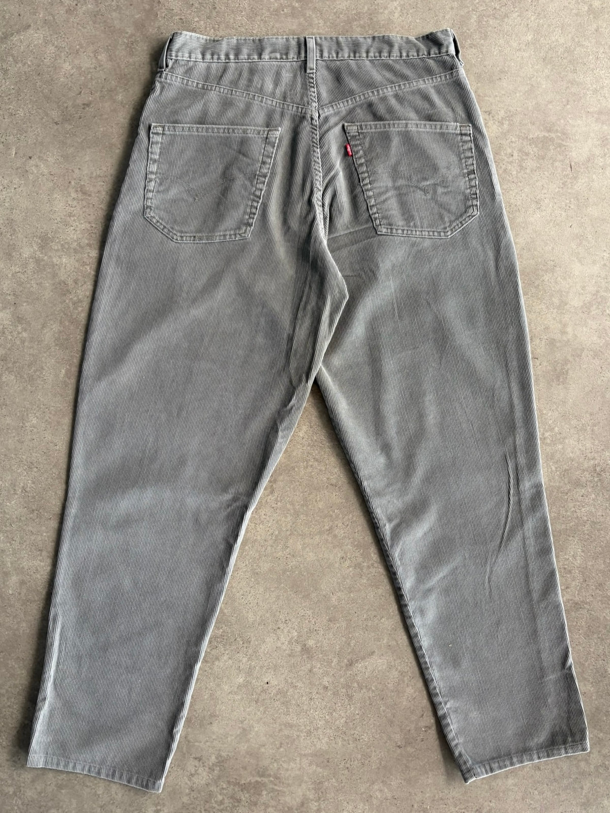 מכנס קורדרוי Levi's וינטג׳ - 35 – מכנסי וינטג׳ ליוויס | DNA תל אביב