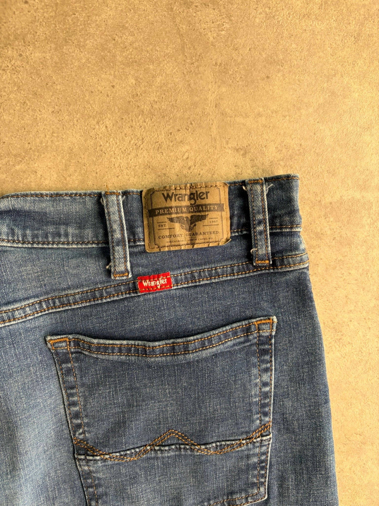 ג׳ינס Wrangler Athletic Fit וינטג׳ - 37