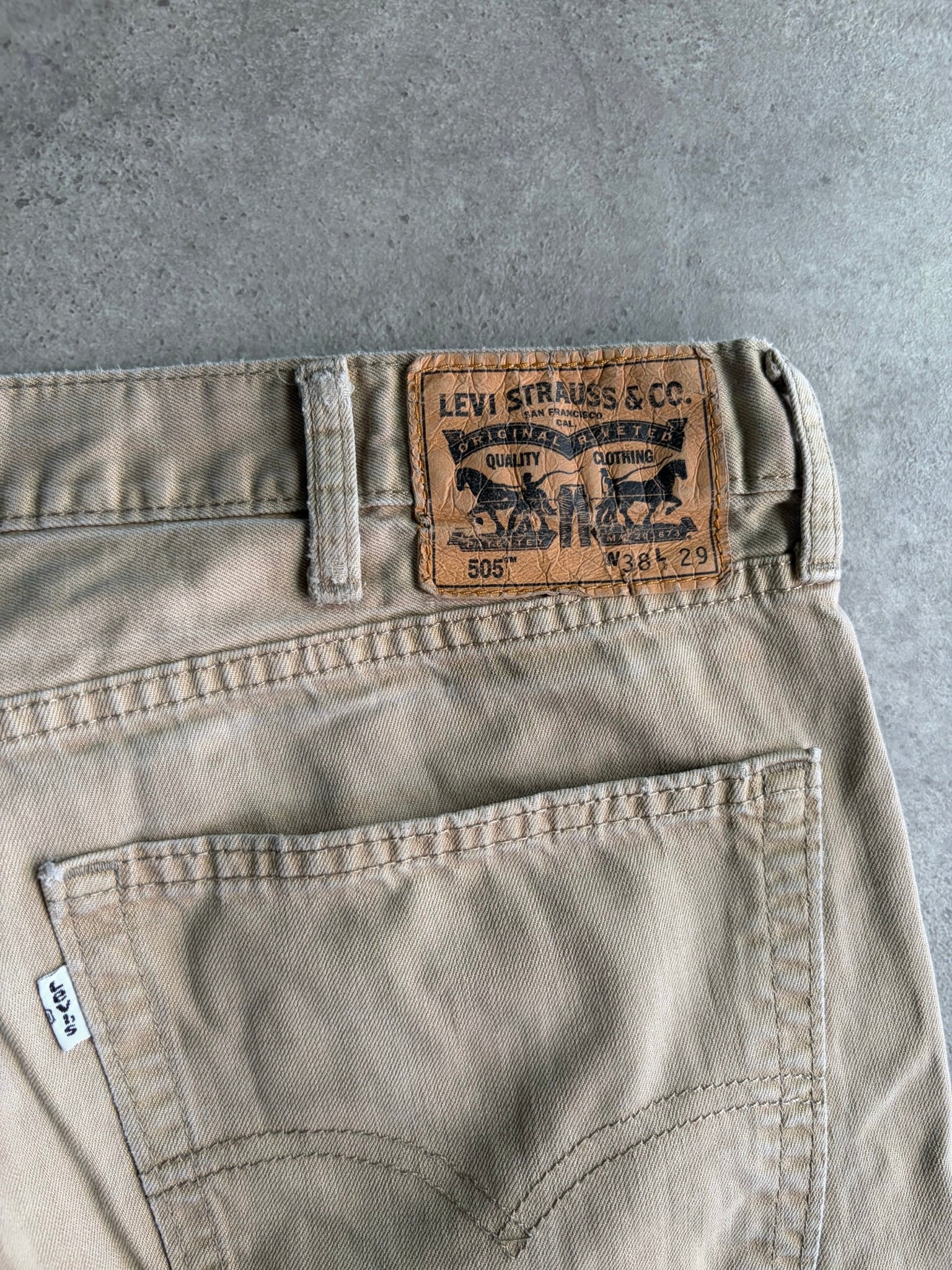 מכנסי Levi's 505 בז׳ וינטג׳ - 37