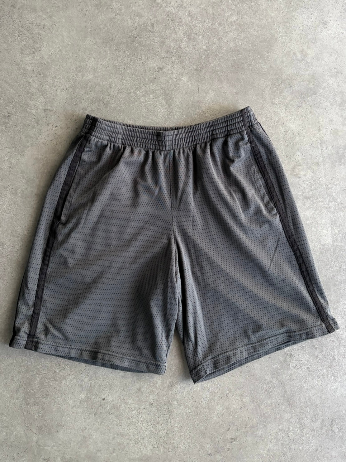 שורטס רשת Reebok וינטג׳ - 29