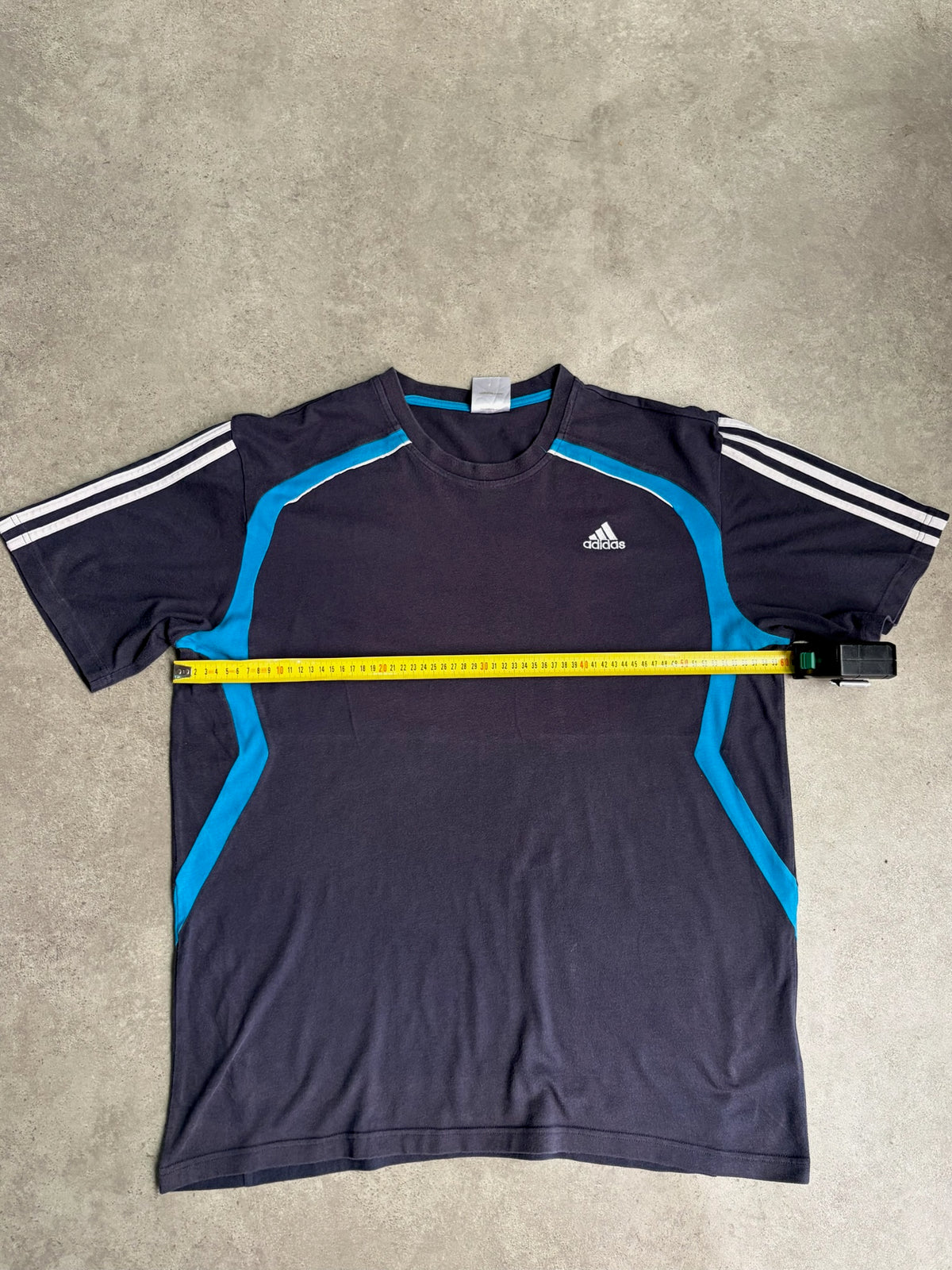 טישירט Adidas וינטג׳ - L – טי שירט וינטג׳ אדידס, תמונה 3