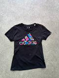 טישירט Adidas עם לוגו צבעוני וינטג׳ - XXS – טי שירט וינטג׳ אדידס | DNA תל אביב