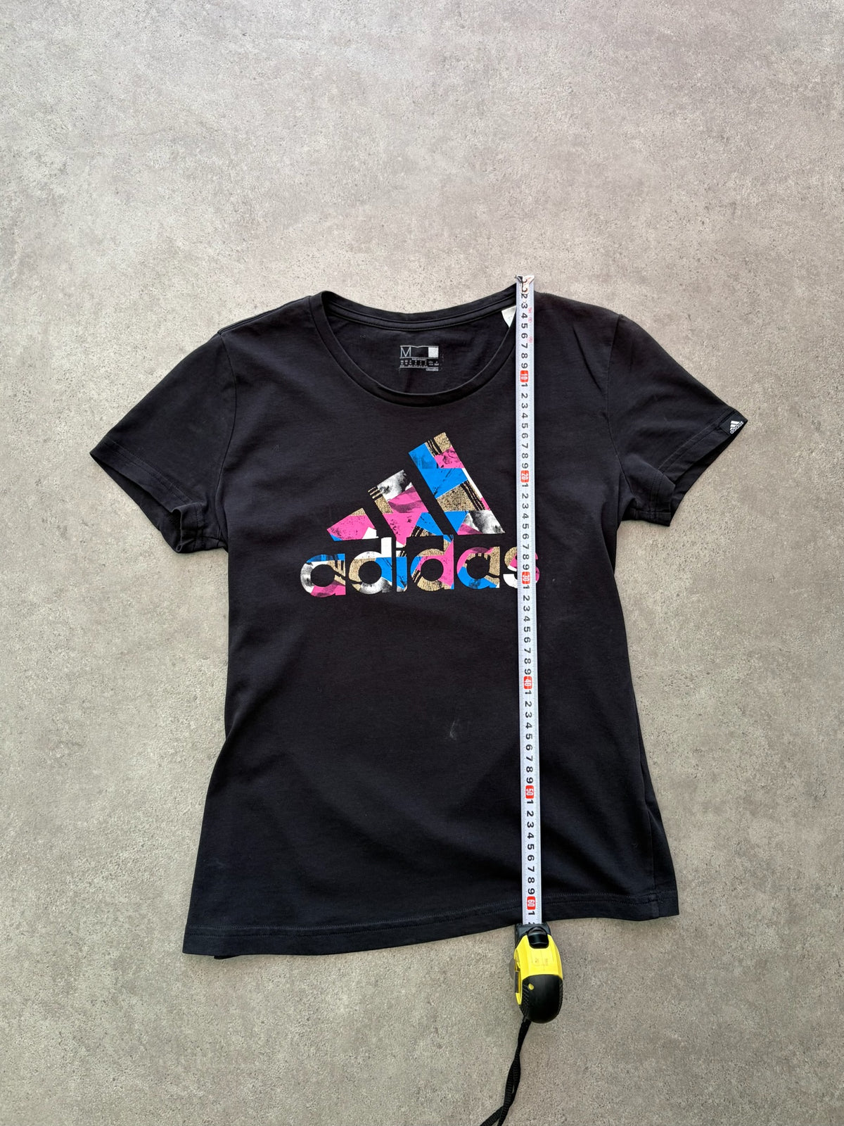 טישירט Adidas עם לוגו צבעוני וינטג׳ - XXS – טי שירט וינטג׳ אדידס, תמונה 4