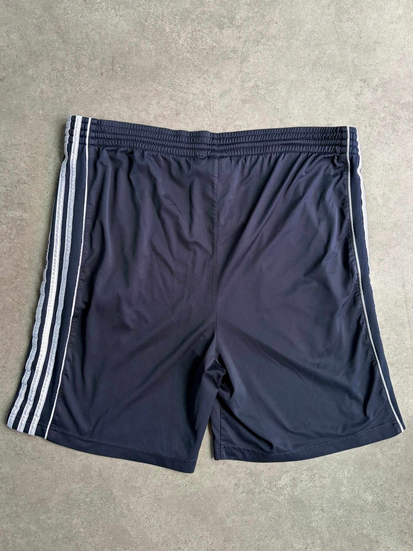 שורטס Adidas כחול נייבי וינטג׳ - 39