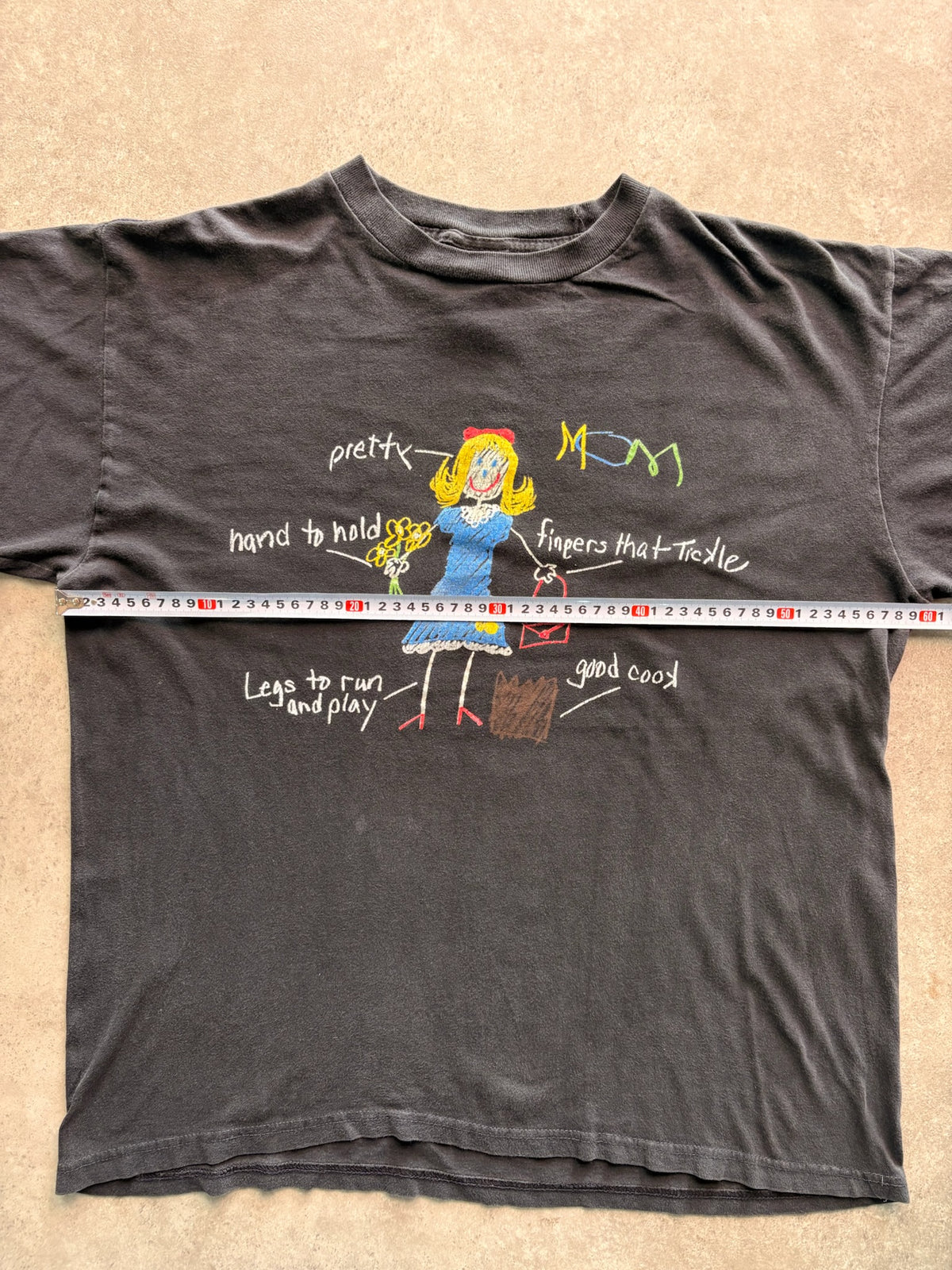 טישירט וינטג׳ "Mom" הדפס מצויר - L