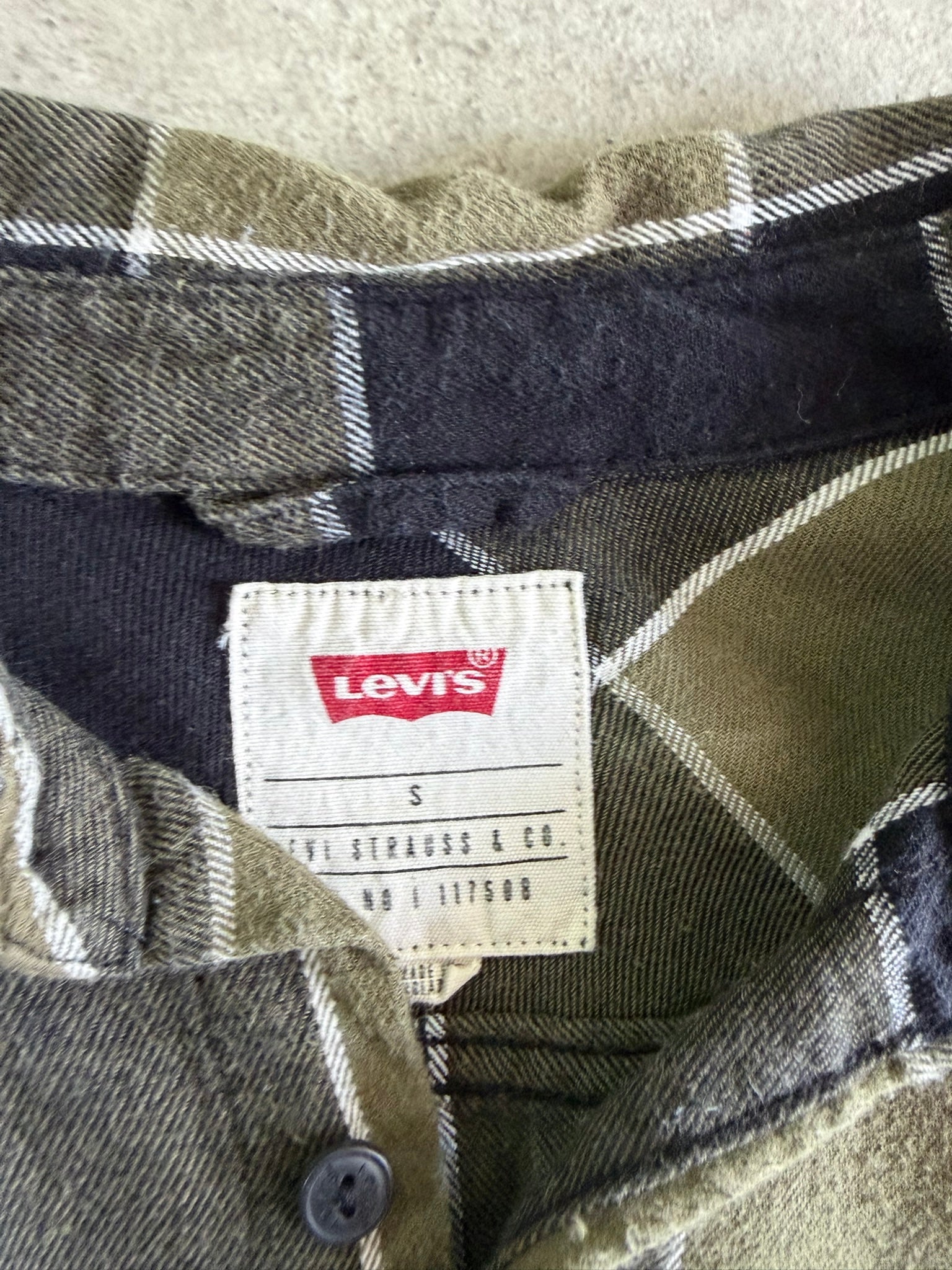 חולצת פלאנל Levi's משבצות שחור וזית וינטג׳ - S