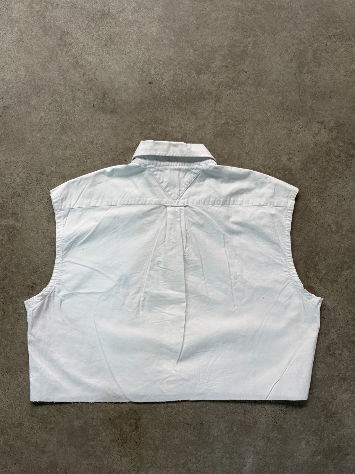 חולצה מכופתרת Tommy Hilfiger שרוולים קצוצים וינטג׳ - L – חולצה מכופתרת וינטג׳ טומי הילפיגר, תמונה 2