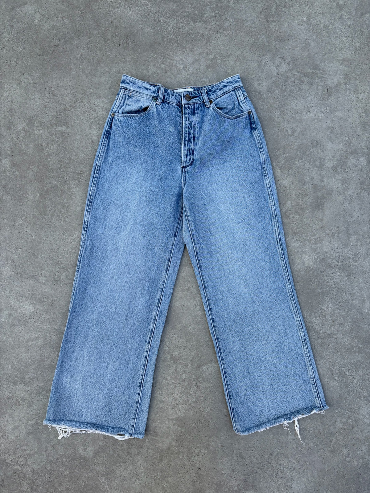ג'ינס Wrangler וינטג׳ עם סיומת פרומה - 27 – ג׳ינס וינטג׳ רנגלר | DNA תל אביב