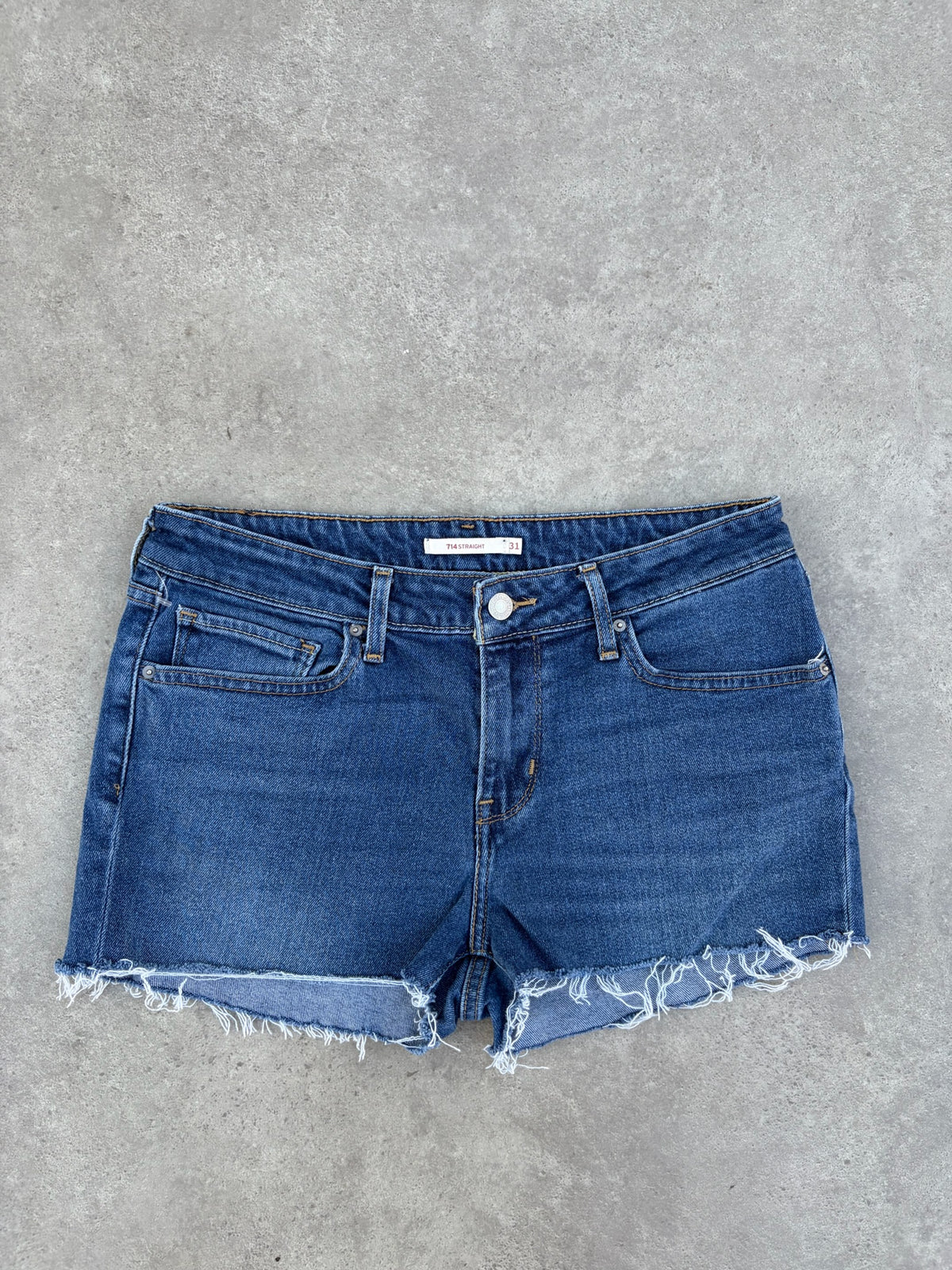 שורט ג'ינס Levi's 714 Straight וינטג׳ - 31 – שורט ג׳ינס וינטג׳ ליוויס | DNA תל אביב