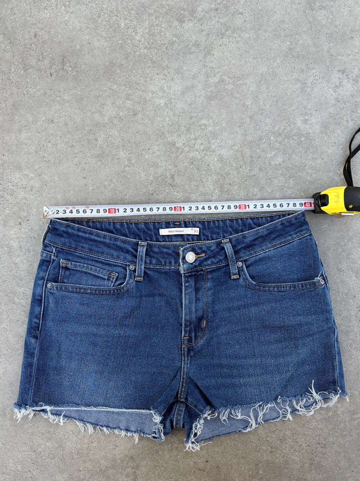 שורט ג'ינס Levi's 714 Straight וינטג׳ - 31 – שורט ג׳ינס וינטג׳ ליוויס, תמונה 3