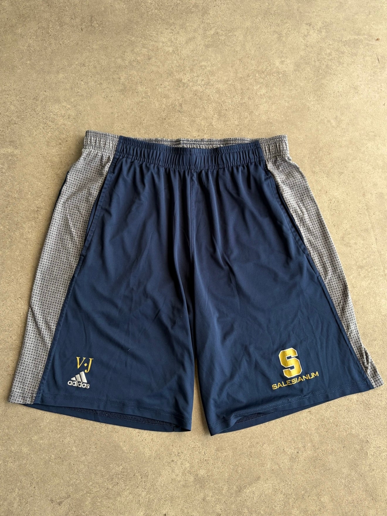 שורטס אדידס Salesianum וינטג׳ - 33