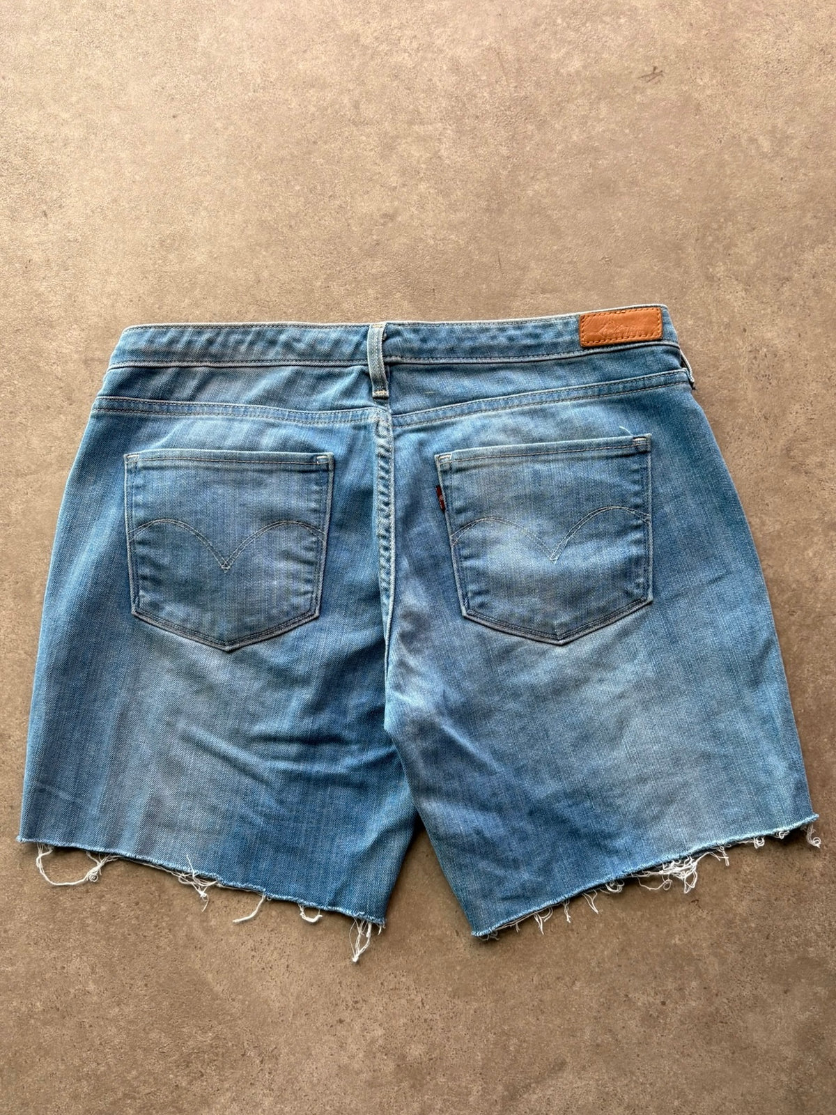 שורטס ג׳ינס Levi's קאט-אוף וינטג׳ - 32