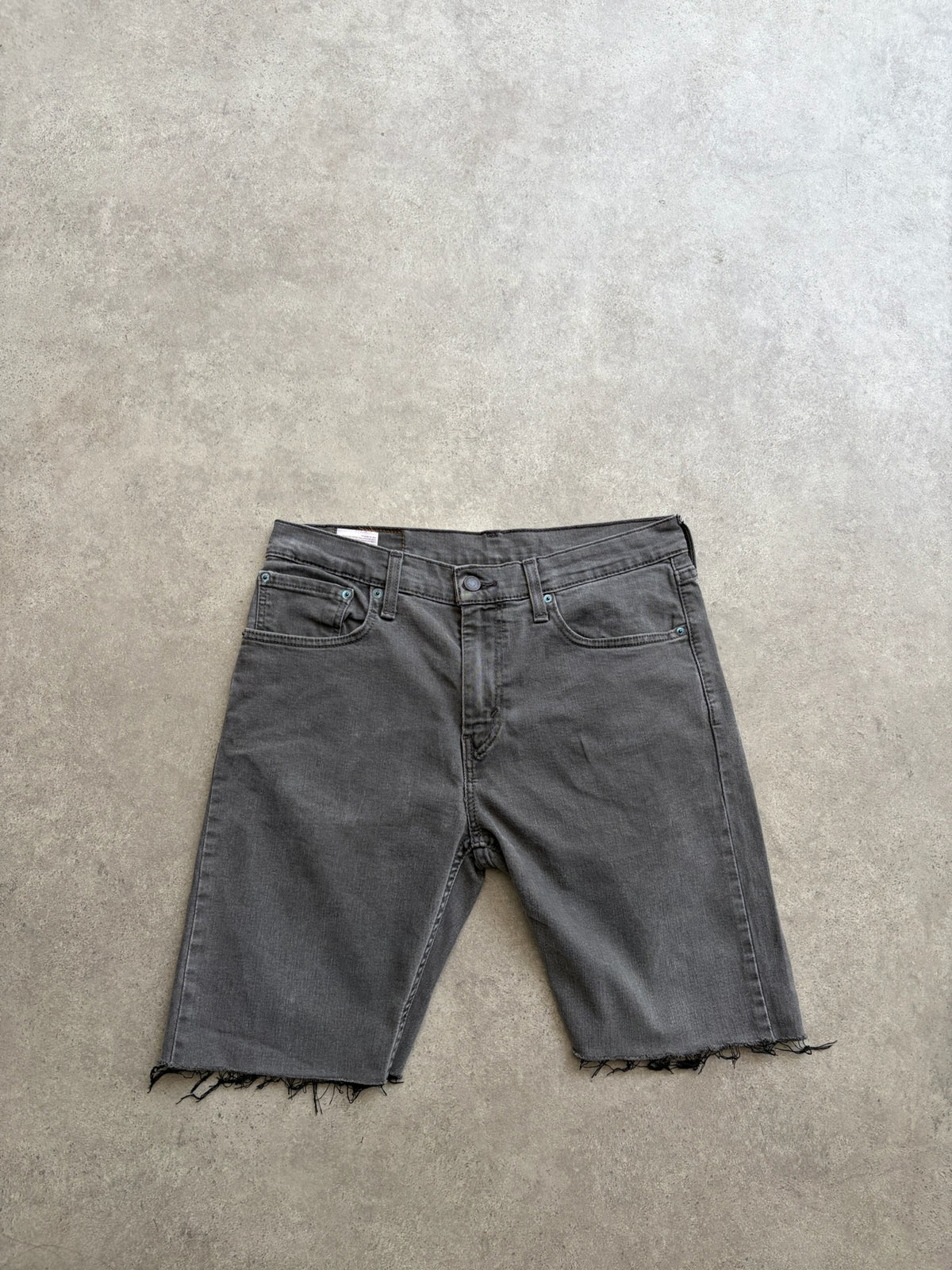 שורט ג'ינס Levi's 512 וינטג׳ - 31 – שורט ג׳ינס וינטג׳ ליוויס | DNA תל אביב