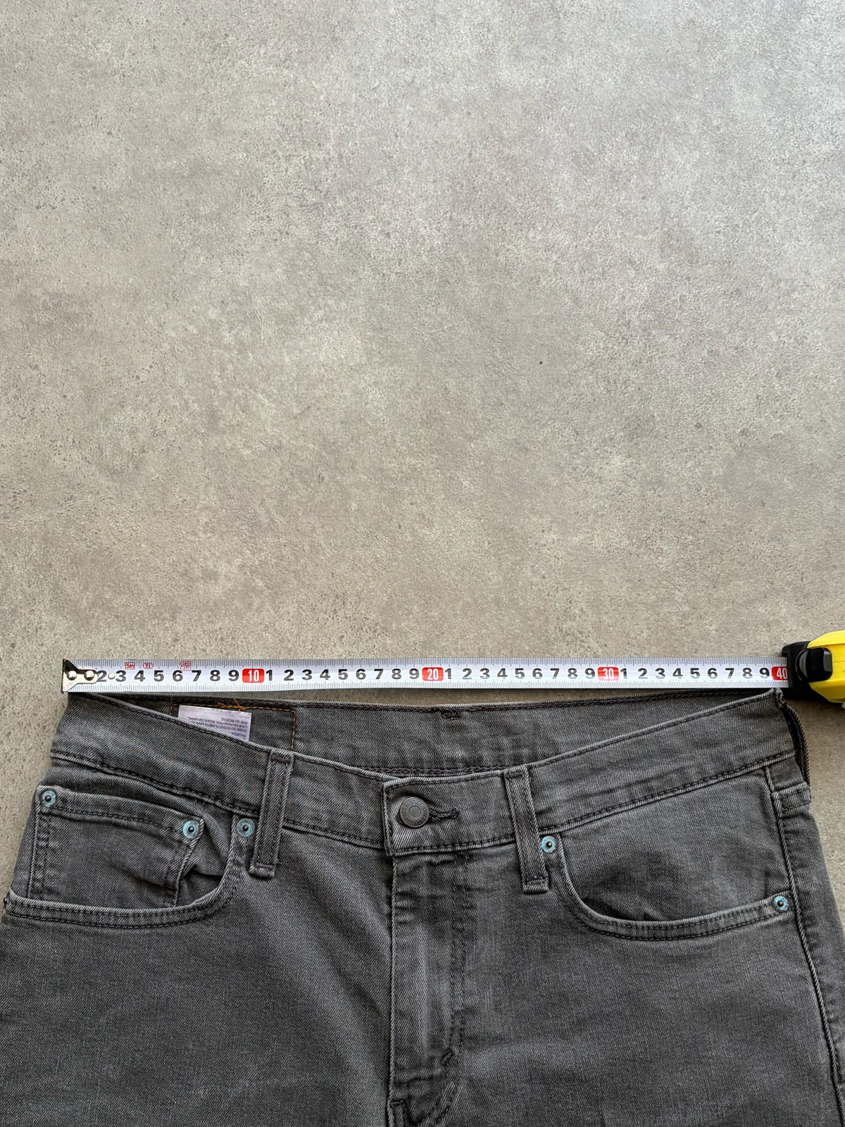 שורט ג'ינס Levi's 512 וינטג׳ - 31 – שורט ג׳ינס וינטג׳ ליוויס, תמונה 3