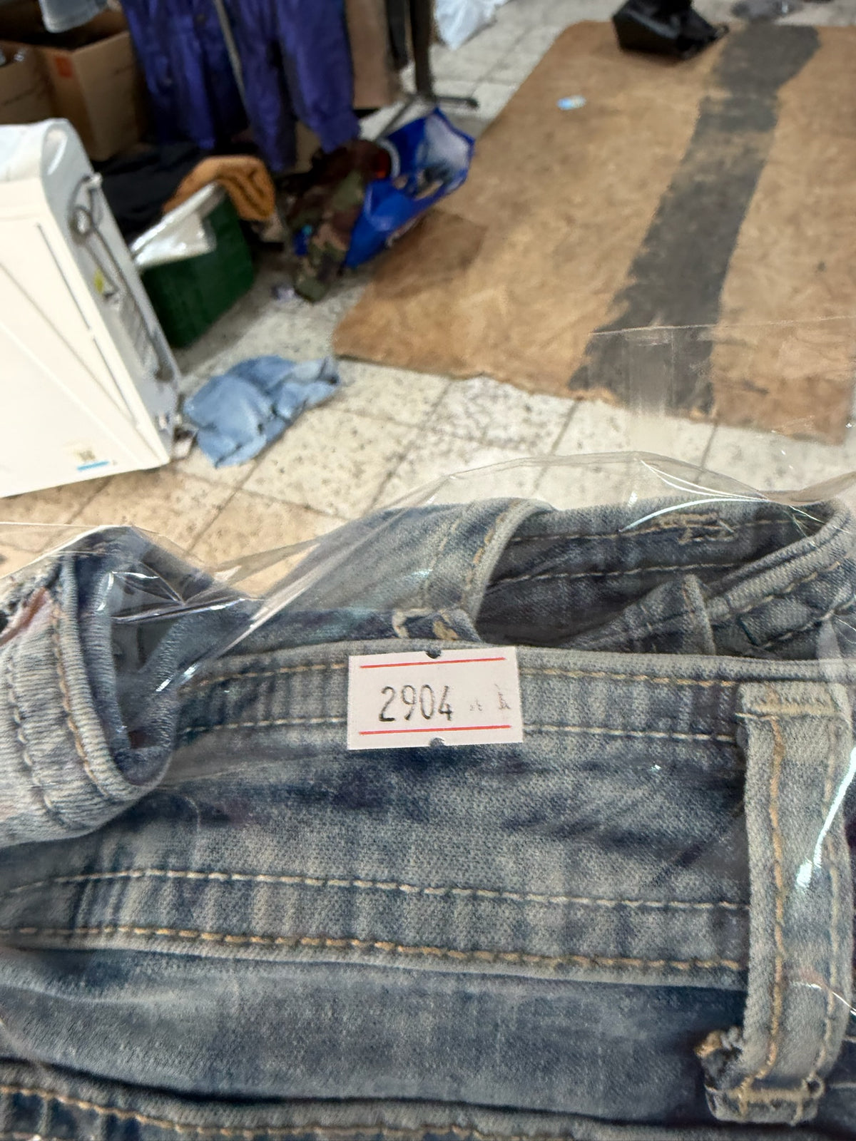 אוברול ג'ינס מכופתר Jordache וינטג׳ - 27 – אוברול ג׳ינס וינטג׳ | DNA תל אביב