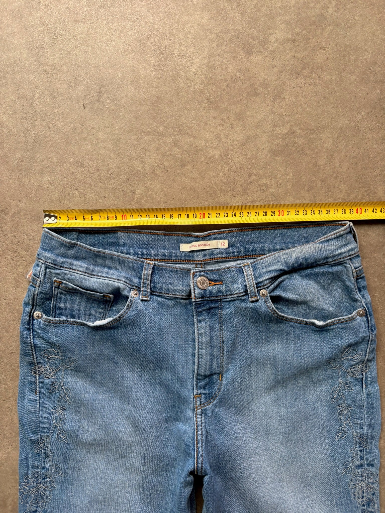 ג'ינס וינטג' Levi's בוטקאט עם רקמת פרחים - 30