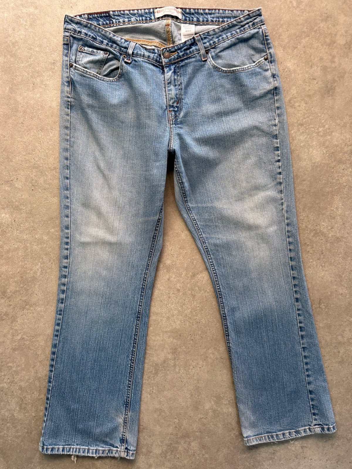 ג'ינס Levi's Signature בוטקאט וינטג' - 37 – ג׳ינס ליוויס וינטג׳ | DNA תל אביב