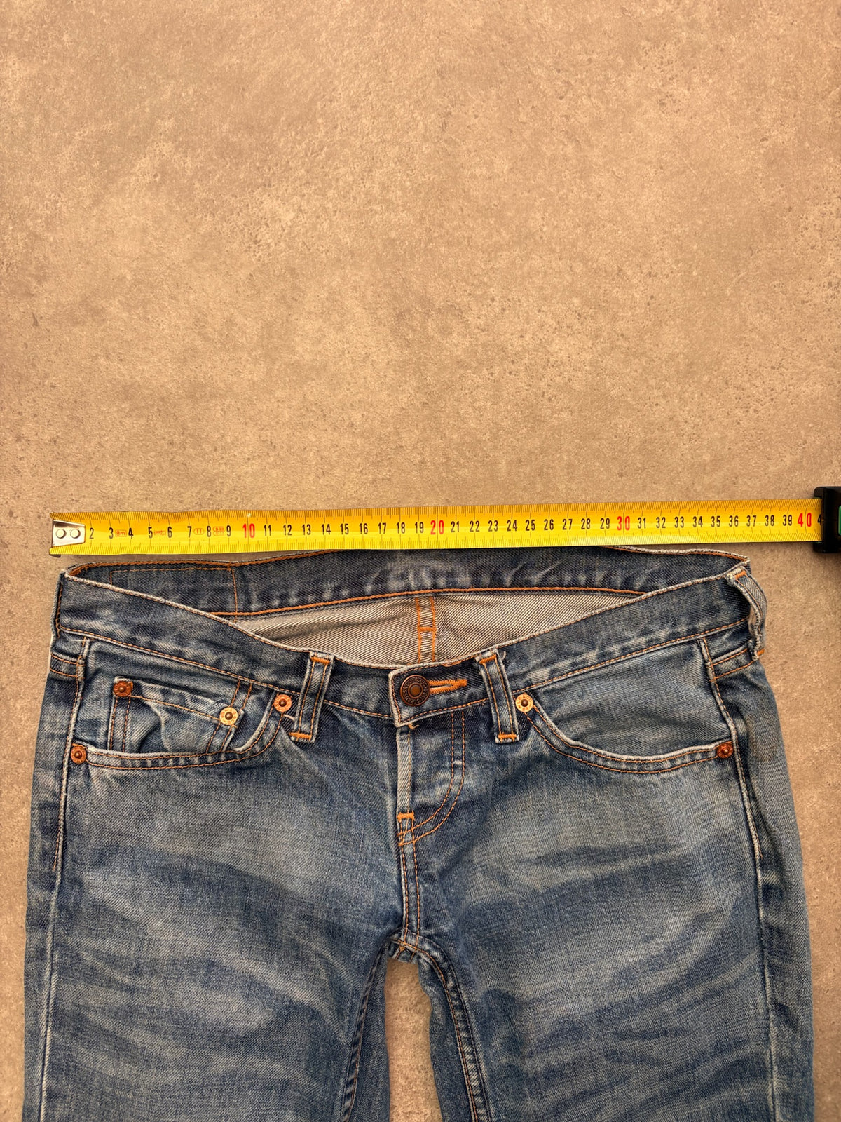 ג'ינס נמוך Levi's בגזרת בוטקאט וינטג׳ - 28 – ג׳ינס ליוויס וינטג׳, תמונה 3