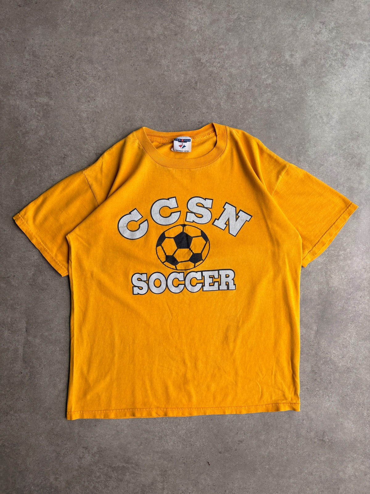 טישירט CCSN Soccer וינטג׳ - M – טי שירט וינטג׳ | DNA תל אביב
