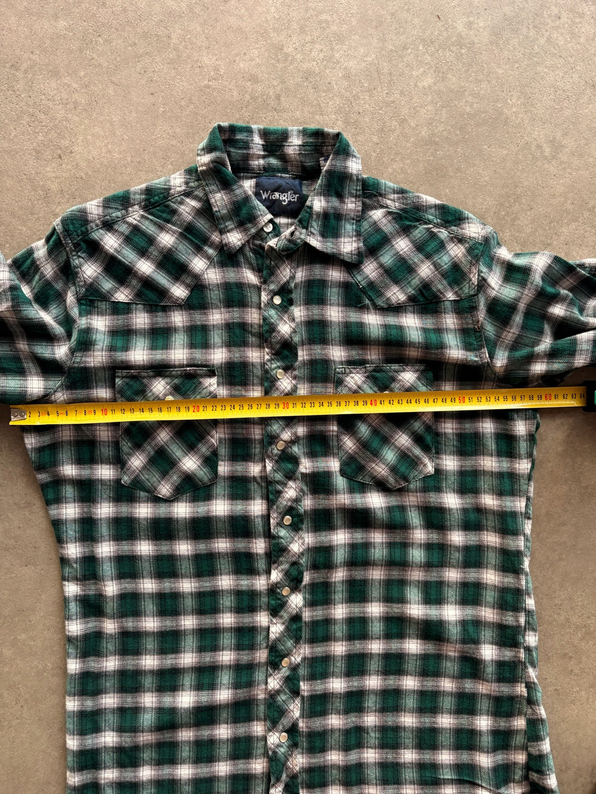 חולצת פלנל מכופתרת Wrangler וינטג׳ - L – חולצת פלנל משבצות וינטג׳ רנגלר, תמונה 3
